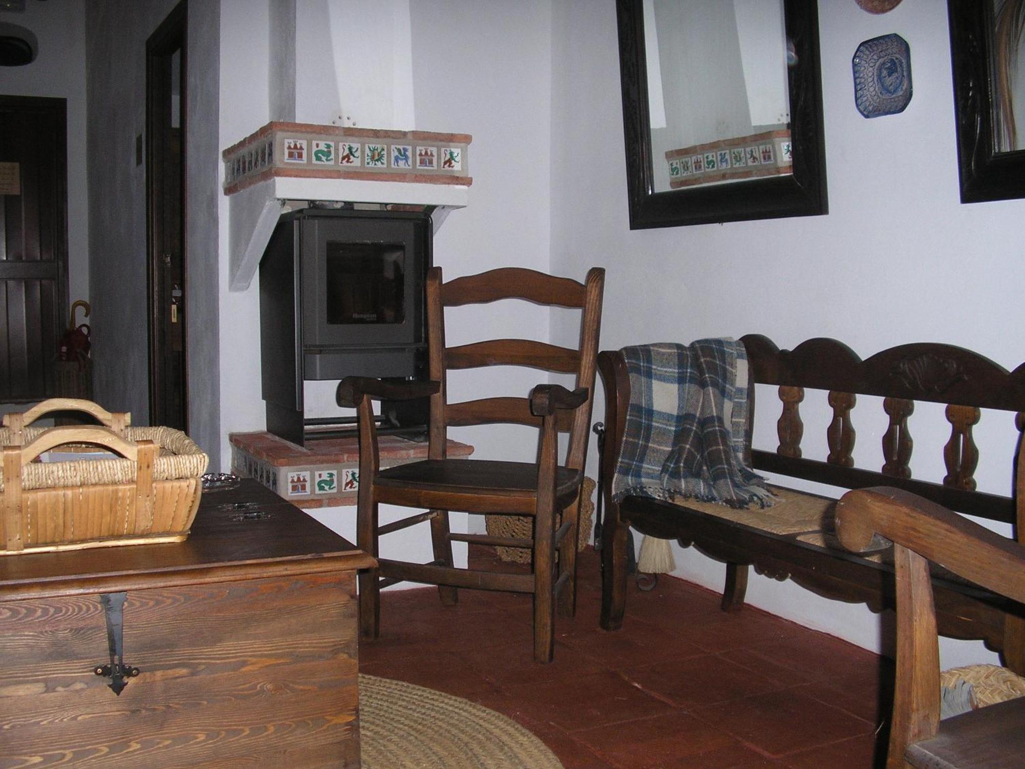 Casa Rural Y Restaurante Casa Adriano Guest House อลานีส ภายนอก รูปภาพ